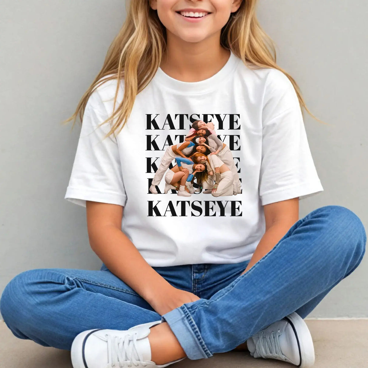 Tricou de fete din bumbac 100% cu imprimeu KATSEYE