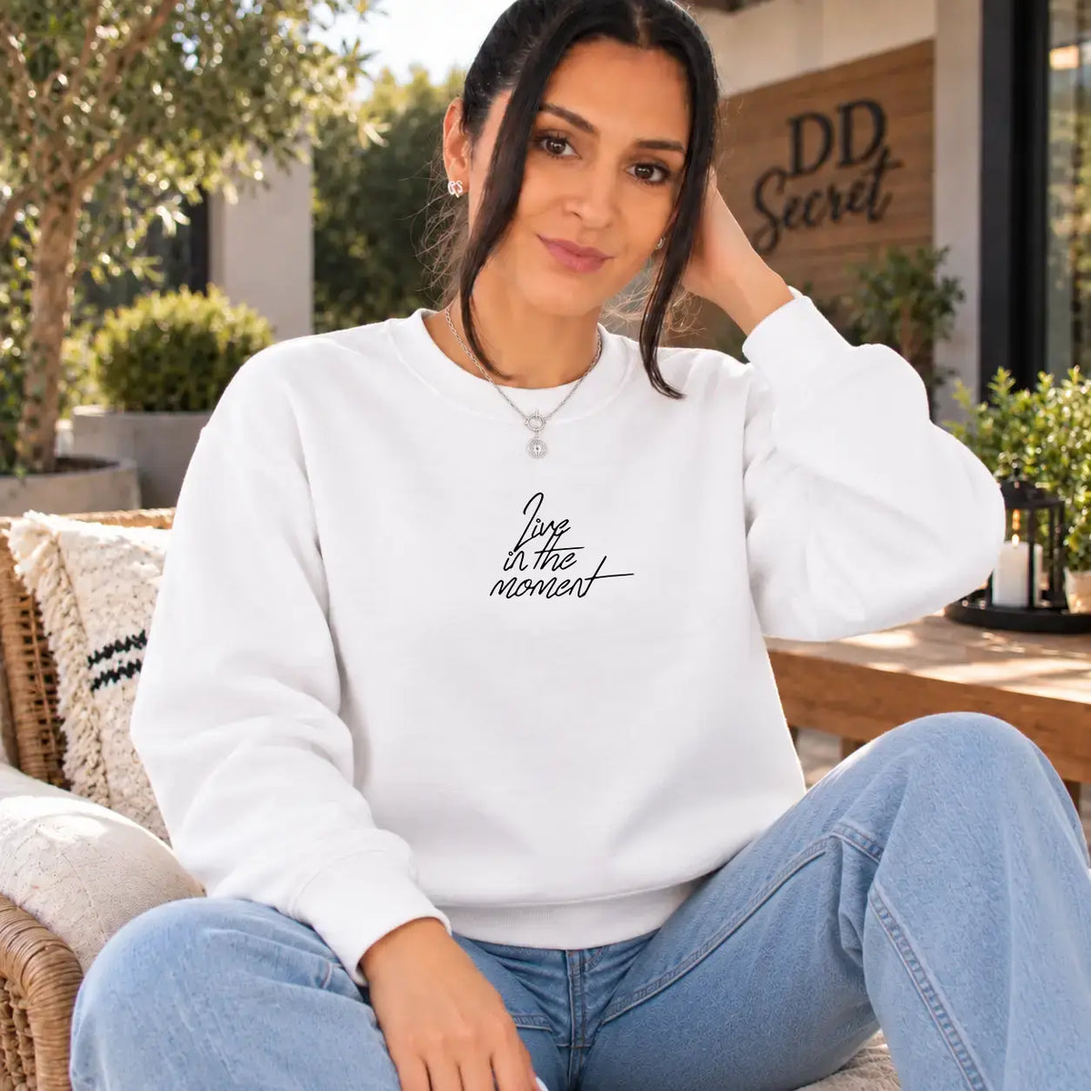 Bluza dama oversize cu text LIVE IN THE MOMENT