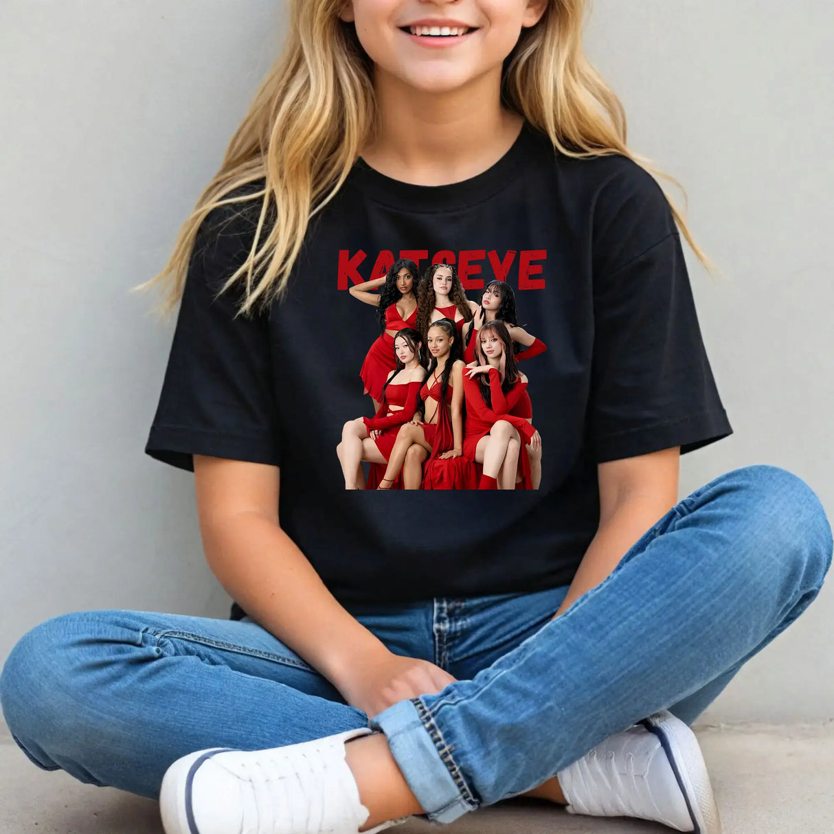 Tricou fete din bumbac 100% cu imprimeu RED KATSEYE