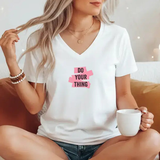 Tricou de dama din bumbac 100% cu guler in V imprimeu DO YOUR THING